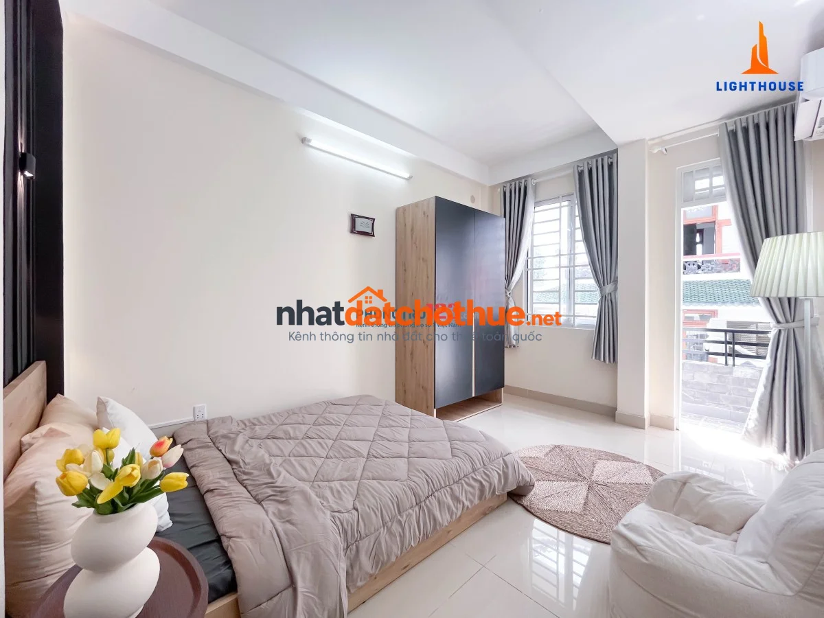 CĂN HỘ BAN CÔNG, FULL NỘI THẤT GẦN ĐH CÔNG NGHIỆP