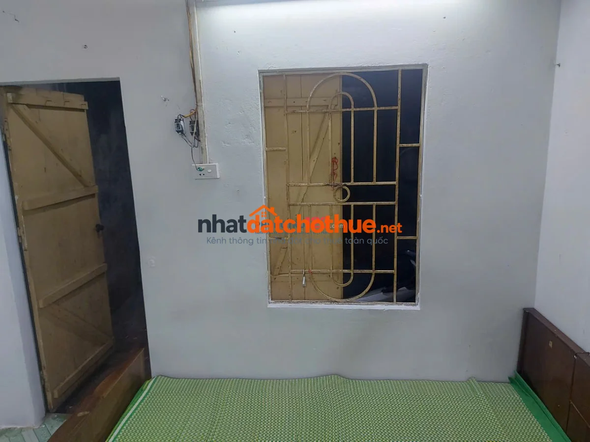 Cho thuê phòng trọ Hà Nội 30m2 (20m2 +10m2 gác xép)