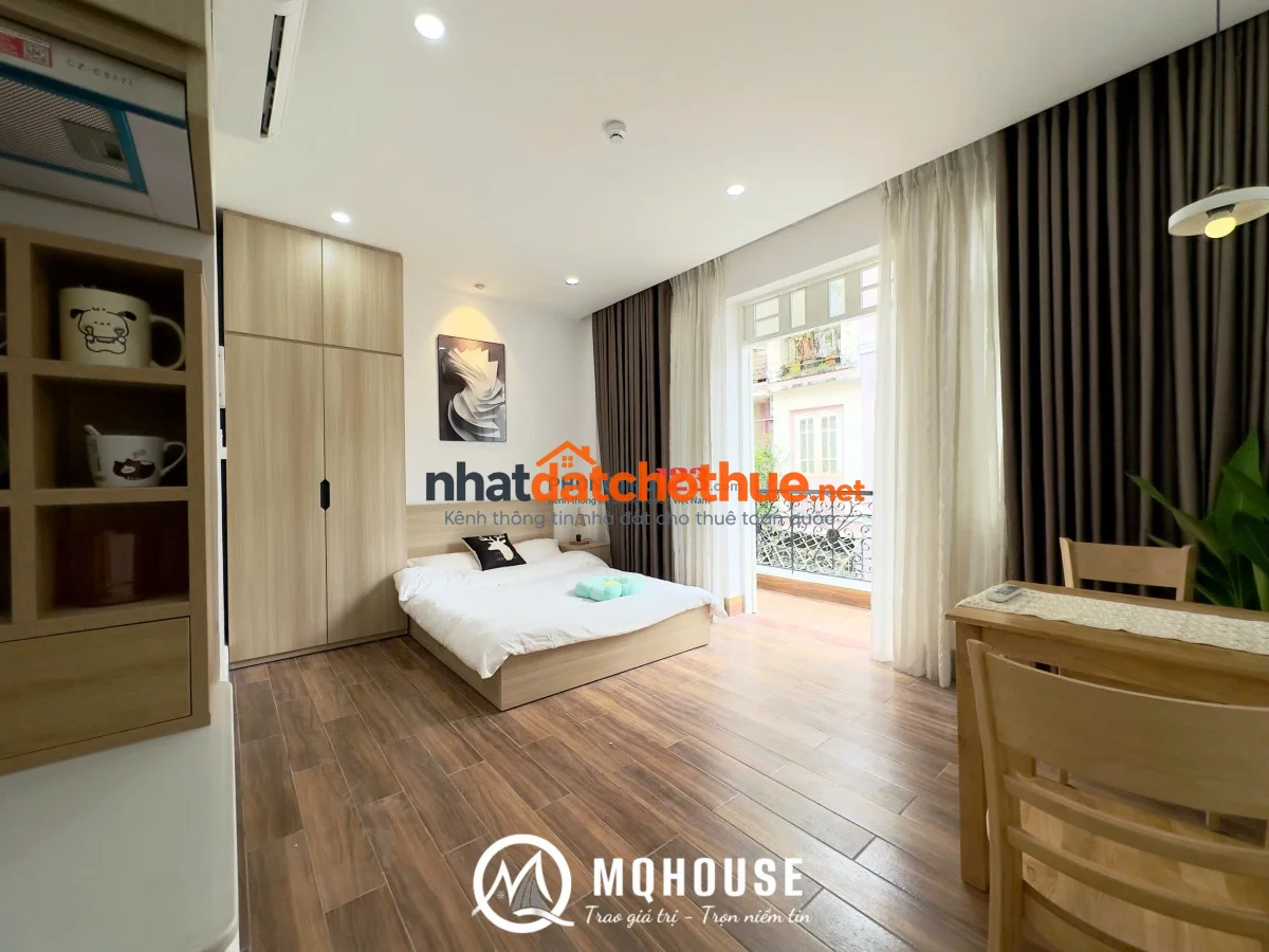 STUDIO BAN CÔNG TONE GỖ CỰC ĐẸP GẦN SÂN BAY - CV GIA ĐỊNH 1
