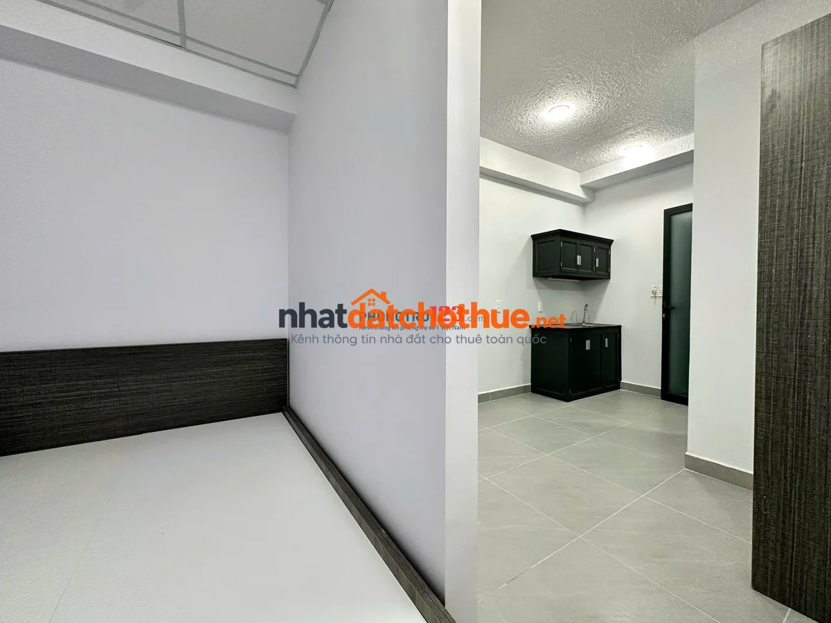 STUDIO CỬA SỔ TRỜI THOÁNG MÁT NGAY LUỸ BÁN BICH, VƯỜN LÀI