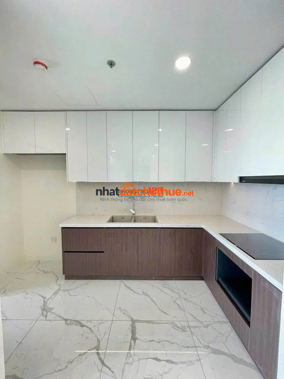 Chung cư Bàu Cát 2 (thang máy) 3PN ko Nội thất giá 10,5 triệu/th 1